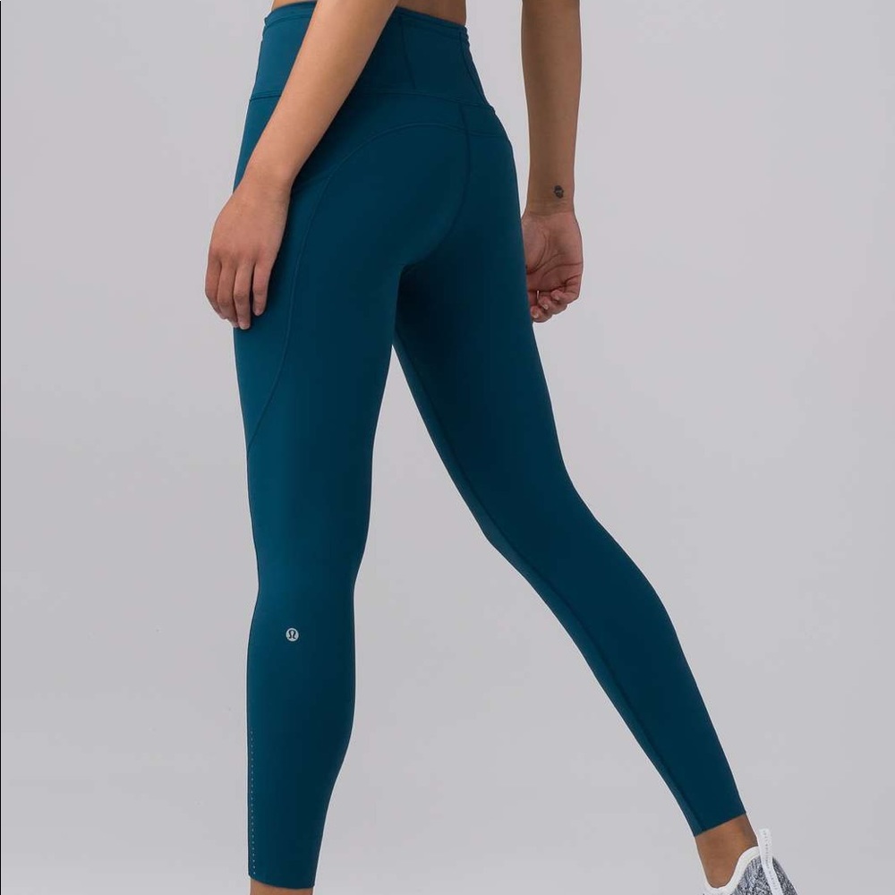 Lululemon Fast and Free tight 25” size 4 Nile Blue